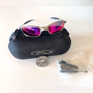 Oakley Juliet’s with original coin